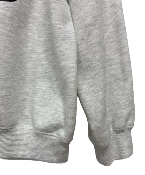 YESEYESEE（イエスアイシー）YESEYESEE (イエスアイシー) C-Logo Sweatshirt ライトグレー サイズ:Mの古着・服飾アイテム