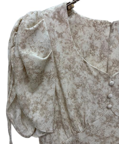 Snidel（スナイデル）Snidel (スナイデル) バリエプリントワンピース アイボリー×ベージュ サイズ:SIZE 0の古着・服飾アイテム
