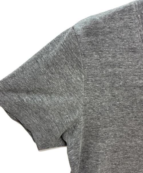 CHROME HEARTS（クロムハーツ）CHROME HEARTS (クロムハーツ) サークルロゴプリント Vネック Tシャツ グレー サイズ:XLの古着・服飾アイテム
