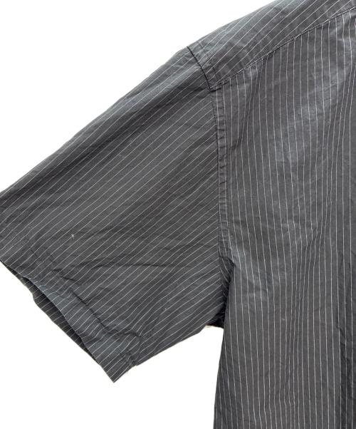 stussy（ステューシー）stussy (ステューシー) ストライプ半袖シャツ ブラック×ホワイト サイズ:XLの古着・服飾アイテム