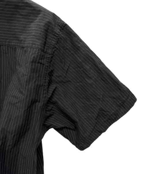 stussy（ステューシー）stussy (ステューシー) ストライプ半袖シャツ ブラック×ホワイト サイズ:XLの古着・服飾アイテム