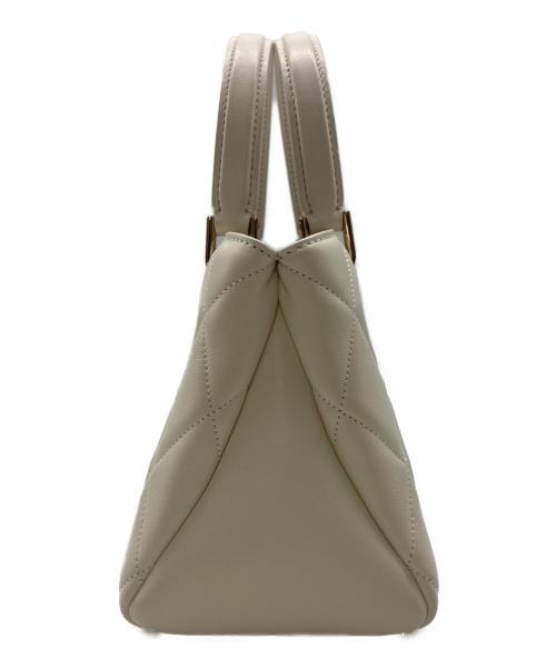 Kate Spade（ケイトスペード）Kate Spade (ケイトスペード) 2WAYバッグ/キャリースモールサリバンサッチェル ホワイトの古着・服飾アイテム