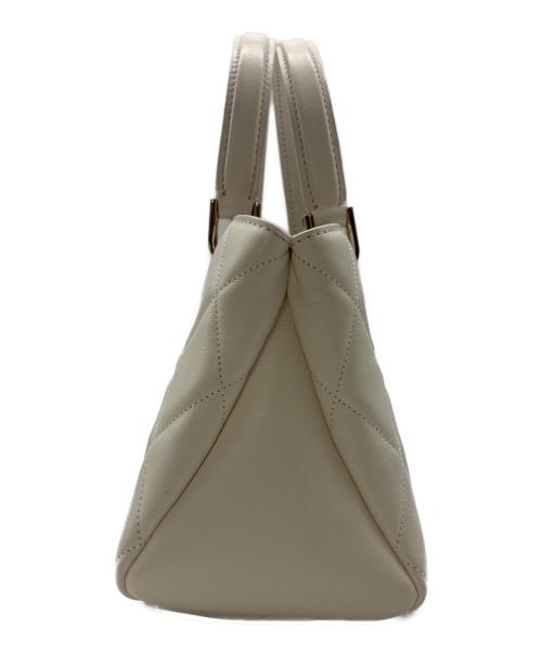 Kate Spade（ケイトスペード）Kate Spade (ケイトスペード) 2WAYバッグ/キャリースモールサリバンサッチェル ホワイトの古着・服飾アイテム