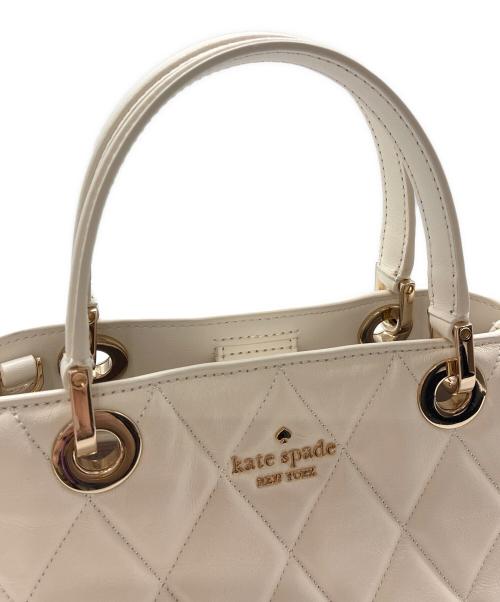 Kate Spade（ケイトスペード）Kate Spade (ケイトスペード) 2WAYバッグ/キャリースモールサリバンサッチェル ホワイトの古着・服飾アイテム