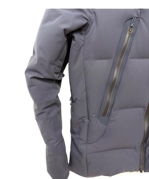 DESCENTE ALLTERRAIN（デザイント オルテライン）Descente ALLTERRAIN (デザイント オルテライン) ダウンジャケット ネイビー サイズ:Mの古着・服飾アイテム