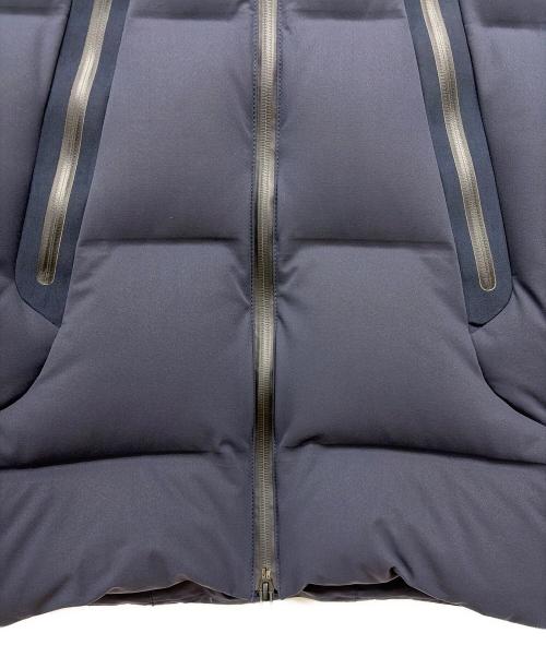DESCENTE ALLTERRAIN（デザイント オルテライン）Descente ALLTERRAIN (デザイント オルテライン) ダウンジャケット ネイビー サイズ:Mの古着・服飾アイテム