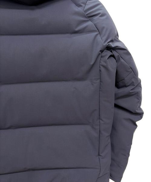 DESCENTE ALLTERRAIN（デザイント オルテライン）Descente ALLTERRAIN (デザイント オルテライン) ダウンジャケット ネイビー サイズ:Mの古着・服飾アイテム