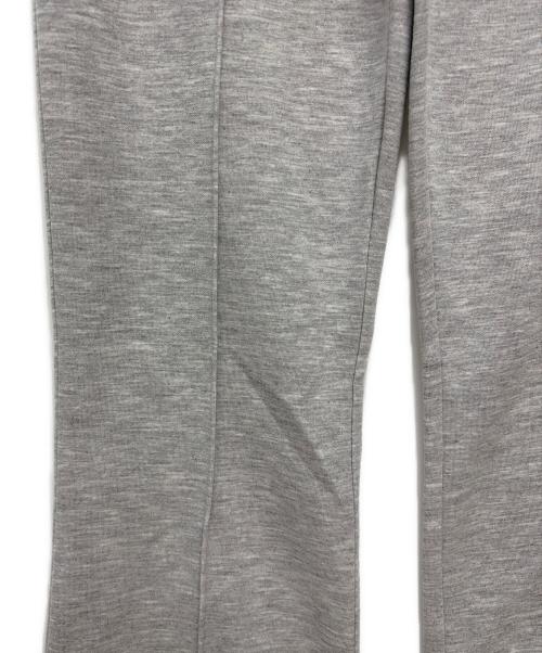 YACA（ヤーカ）YACA (ヤーカ) High waist slit flare pants/ハイウエストスリットフレアパンツ グレー サイズ:F 未使用品の古着・服飾アイテム