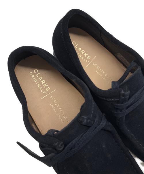 BEAUTY&YOUTH（ビューティーアンドユース）BEAUTY&YOUTH (ビューティーアンドユース) CLARKS (クラークス) WALLABEE / ワラビーシューズ ダークネイビー サイズ:UK6.US7M.EU39 1/2の古着・服飾アイテム