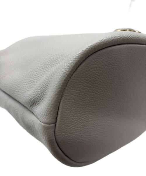 COLE HAAN（コールハーン）COLE HAAN (コールハーン) エッセンシャルソフトバケットバッグ ライトグレーの古着・服飾アイテム