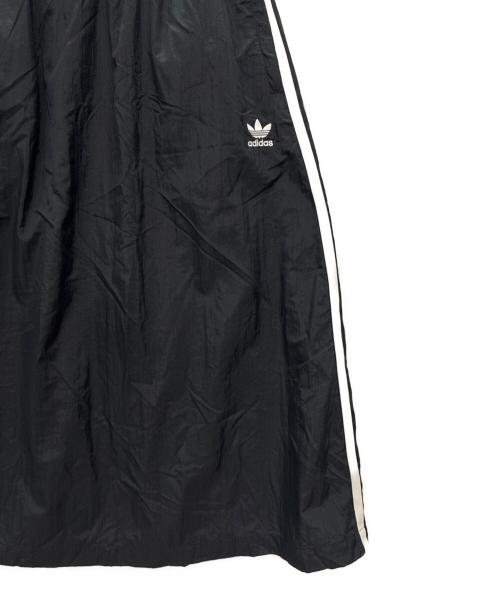 adidas Originals（アディダスオリジナル）adidas originals (アディダスオリジナル) スリーストライプス ロングスカート ブラック×ホワイト サイズ:Mの古着・服飾アイテム