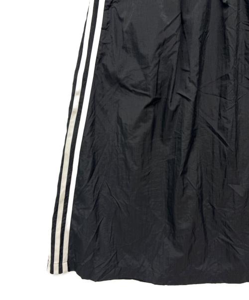 adidas Originals（アディダスオリジナル）adidas originals (アディダスオリジナル) スリーストライプス ロングスカート ブラック×ホワイト サイズ:Mの古着・服飾アイテム