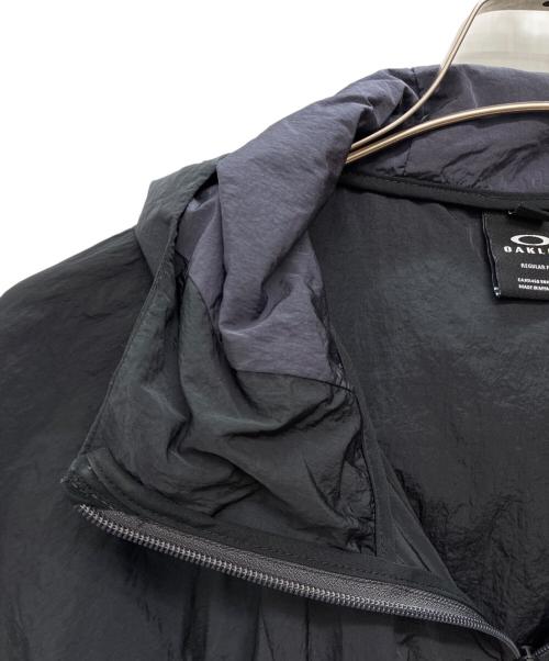 OAKLEY（オークリー）OAKLEY (オークリー) ENHANCE UB RIPSTOP WIND JACKET 12.7 グレー×ネイビー サイズ:JPN Lの古着・服飾アイテム