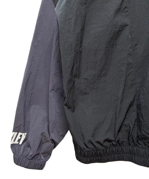OAKLEY（オークリー）OAKLEY (オークリー) ENHANCE UB RIPSTOP WIND JACKET 12.7 グレー×ネイビー サイズ:JPN Lの古着・服飾アイテム