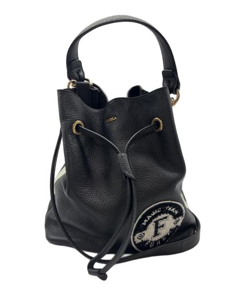 FURLA（フルラ）FURLA (フルラ) STACY POST SMALL BUCKET BAG ブラック×ホワイトの古着・服飾アイテム
