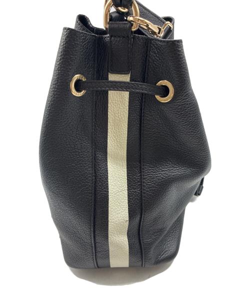 FURLA（フルラ）FURLA (フルラ) STACY POST SMALL BUCKET BAG ブラック×ホワイトの古着・服飾アイテム
