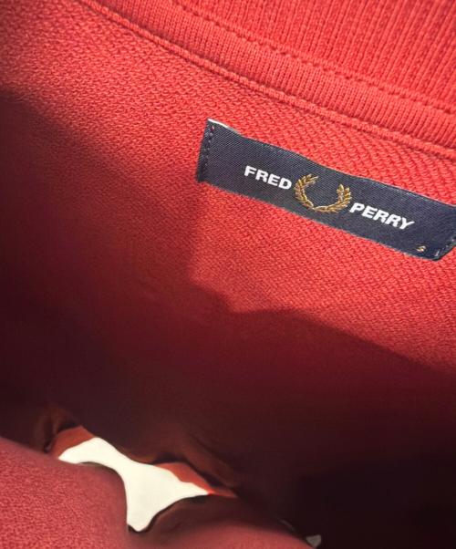 FRED PERRY（フレッドペリー）FRED PERRY (フレッドペリー) スウェット レッド サイズ:Sの古着・服飾アイテム