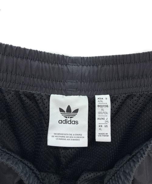 adidas Originals（アディダスオリジナル）adidas originals (アディダスオリジナル) VRCT PANTS 2 トラックパンツ ブラック×ホワイト サイズ:2XLの古着・服飾アイテム