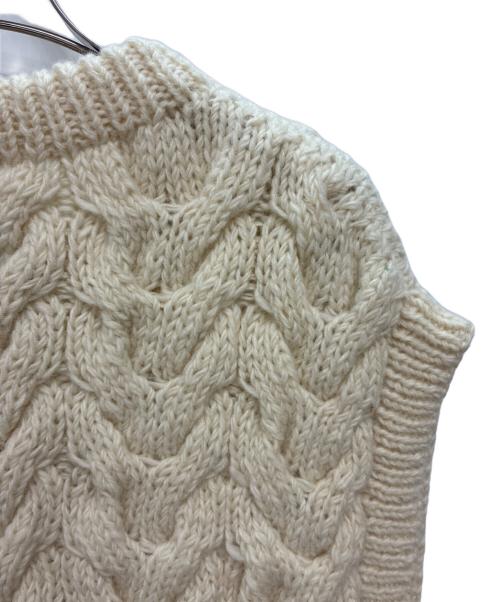kha:ki（カーキ）kha:ki (カーキ) HAND KNIT CABLE VEST / ニットベスト アイボリー サイズ:SIZE 1の古着・服飾アイテム