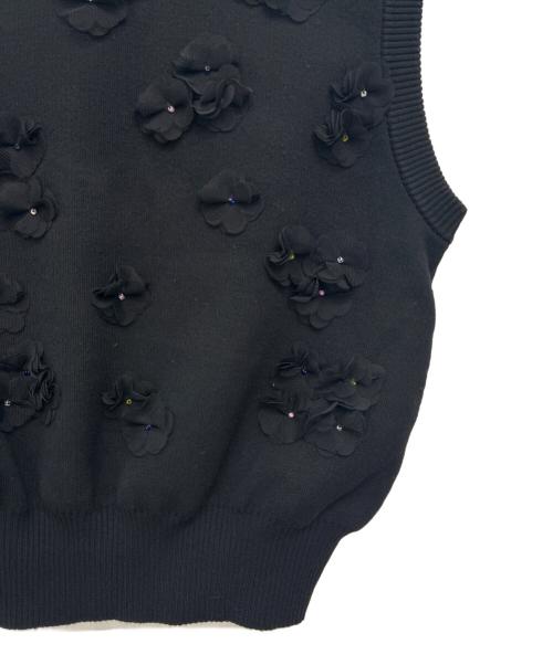 UNITED ARROWS（ユナイテッドアローズ）UNITED ARROWS (ユナイテッドアローズ) 3D フラワーモチーフ ノースリーブ ニットベスト ブラック サイズ:SIZE Freeの古着・服飾アイテム