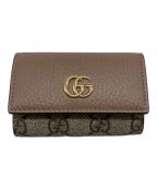 GUCCIグッチ）の古着「GGマーモント キーケース」｜グレー×ピンク