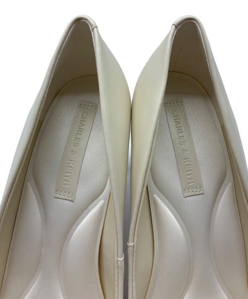 CHARLES & KEITH（チャールズアンドキース）CHARLES & KEITH (チャールズアンドキース) ハイヒールパンプス ベージュ サイズ:39の古着・服飾アイテム