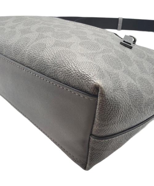 COACH（コーチ）COACH (コーチ) スモール フィン クロスボディ バッグ・ポーチ・シグネチャー キャンバス グレーの古着・服飾アイテム