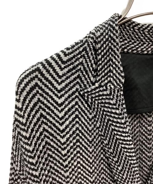 SPECCHIO（スペッチオ）SPECCHIO (スペッチオ) シャトルプリーツ ピークドラペル ダブルブレスト ジャケット ブラック×ホワイト サイズ:40の古着・服飾アイテム