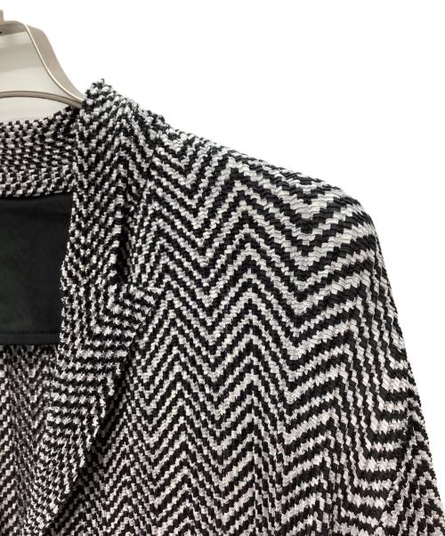 SPECCHIO（スペッチオ）SPECCHIO (スペッチオ) シャトルプリーツ ピークドラペル ダブルブレスト ジャケット ブラック×ホワイト サイズ:40の古着・服飾アイテム