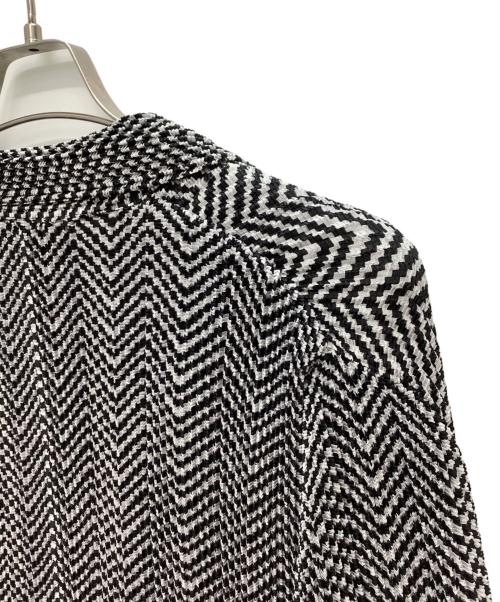 SPECCHIO（スペッチオ）SPECCHIO (スペッチオ) シャトルプリーツ ピークドラペル ダブルブレスト ジャケット ブラック×ホワイト サイズ:40の古着・服飾アイテム