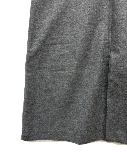 23区（ニジュウサンク）23区 (ニジュウサンク) ウール圧縮スムースVネックワンピース グレー サイズ:SIZE 46の古着・服飾アイテム