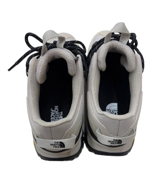 THE NORTH FACE（ザ ノース フェイス）THE NORTH FACE (ザ ノース フェイス) トレッキングシューズ ベージュ サイズ:26cmの古着・服飾アイテム