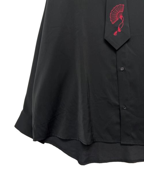 REZEN（リゼン）REZEN (リゼン) 真紅 / タイ付扇子刺繍シャツ ブラック サイズ:Lの古着・服飾アイテム
