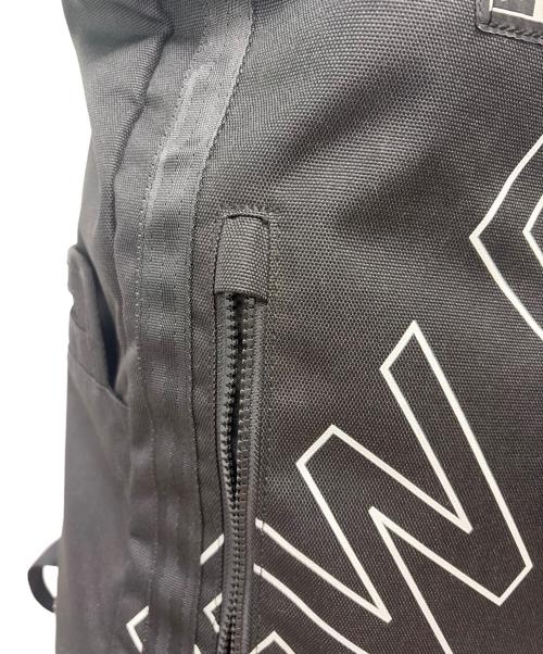 New Era（ニューエラ）New Era (ニューエラ) ボックスパック32L プリントロゴアウトライン ブラックの古着・服飾アイテム