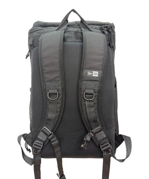 New Era（ニューエラ）New Era (ニューエラ) ボックスパック32L プリントロゴアウトライン ブラックの古着・服飾アイテム