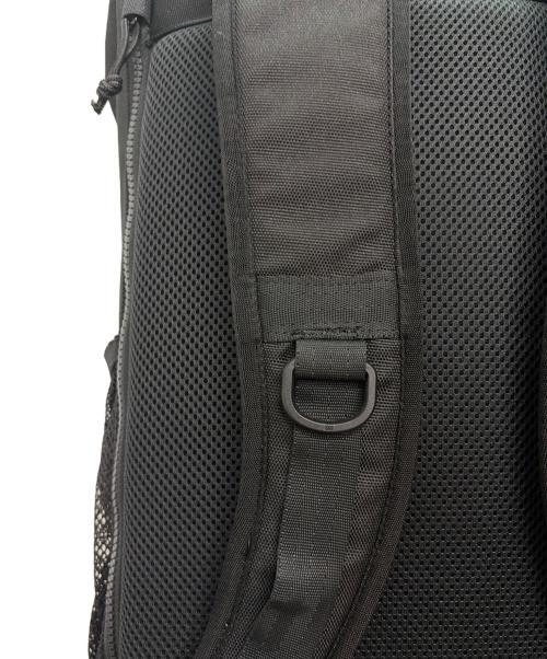 New Era（ニューエラ）New Era (ニューエラ) ボックスパック32L プリントロゴアウトライン ブラックの古着・服飾アイテム