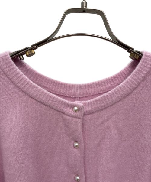 UNFILO（アンフィーロ）UNFILO (アンフィーロ) パール調ボタンカーディガン ピンク サイズ:SIZE XLの古着・服飾アイテム