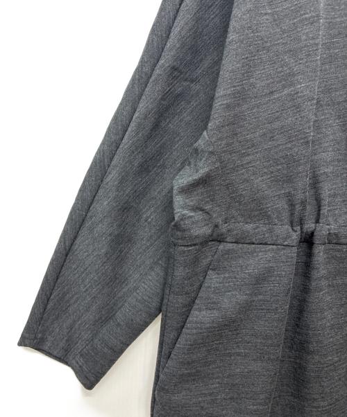 自由区（ジユウク）自由区 (ジユウク) TWダンボールジャージ ワンピース グレー サイズ:SIZE 46の古着・服飾アイテム
