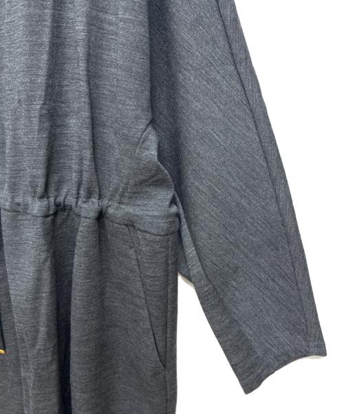 自由区（ジユウク）自由区 (ジユウク) TWダンボールジャージ ワンピース グレー サイズ:SIZE 46の古着・服飾アイテム