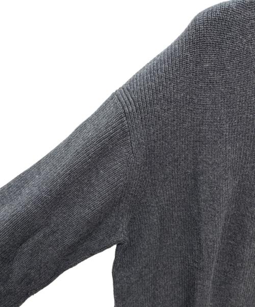 23区（ニジュウサンク）23区 (ニジュウサンク) リブ編みVネックニット チャコールグレー サイズ:SIZE 46の古着・服飾アイテム
