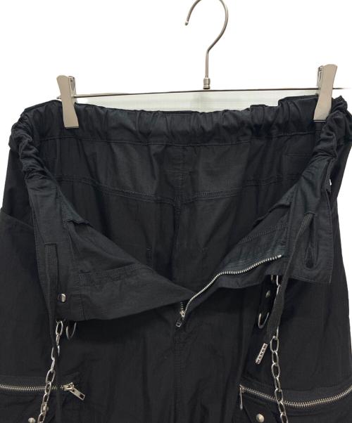 BACK STAGE PASS（バックステージパス）BACK STAGE PASS (バックステージパス) CHESTER B チェーン付スタッズ ワイド カーゴパンツ ブラック サイズ:SIZE Freeの古着・服飾アイテム