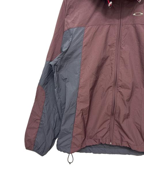 OAKLEY（オークリー）OAKLEY (オークリー) Icon S O-Light Dry Jacket 1.0 グレー×バーガンディ サイズ:JPN M 未使用品の古着・服飾アイテム