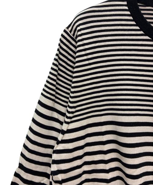 23区（ニジュウサンク）23区 (ニジュウサンク) 薄手カーディガン ブラック×ホワイト サイズ:46の古着・服飾アイテム
