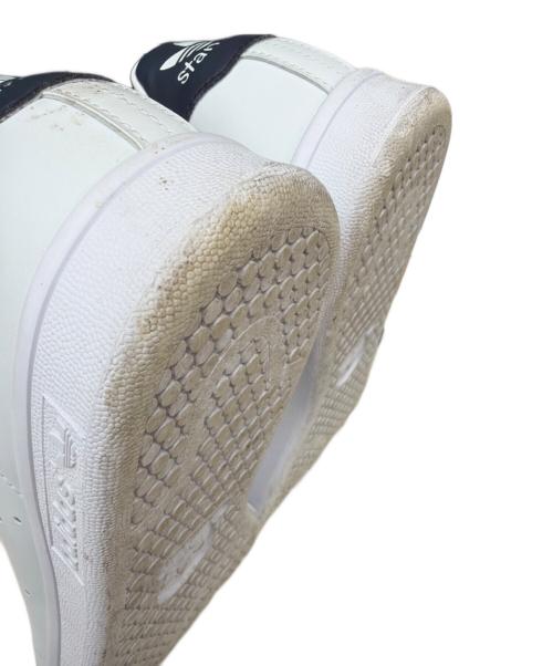 adidas（アディダス）adidas (アディダス) スニーカー ホワイト サイズ:26.5の古着・服飾アイテム