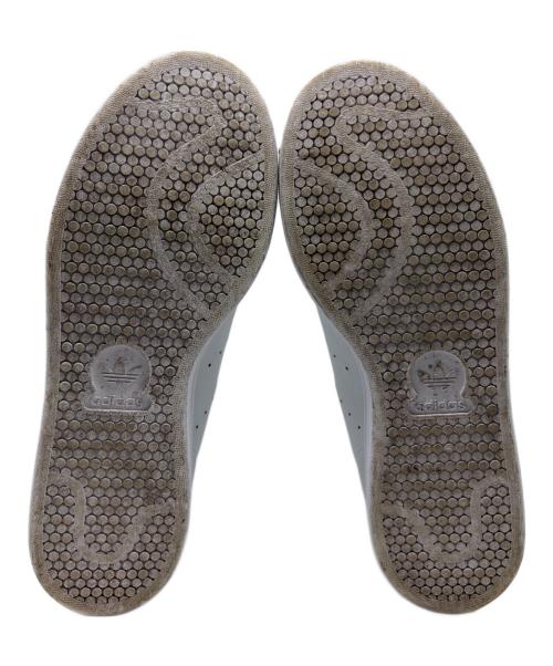 adidas（アディダス）adidas (アディダス) スニーカー ホワイト サイズ:26.5の古着・服飾アイテム