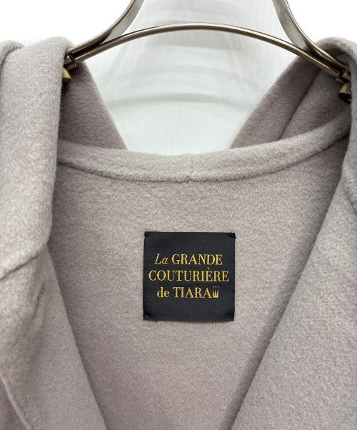 La grande couturiere de tiara（ラ グランド クチュリエール ドゥ ティアラ）La grande couturiere de tiara (ラ グランド クチュリエール ドゥ ティアラ) ポンチョコート グレー サイズ:FREEの古着・服飾アイテム