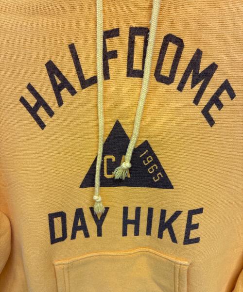 Champion（チャンピオン）Champion (チャンピオン) REVERSE WEAVE 青タグ復刻 3段 HALFDOME DAY HIKE プルオーバーパーカー イエロー サイズ:SIZE Mの古着・服飾アイテム