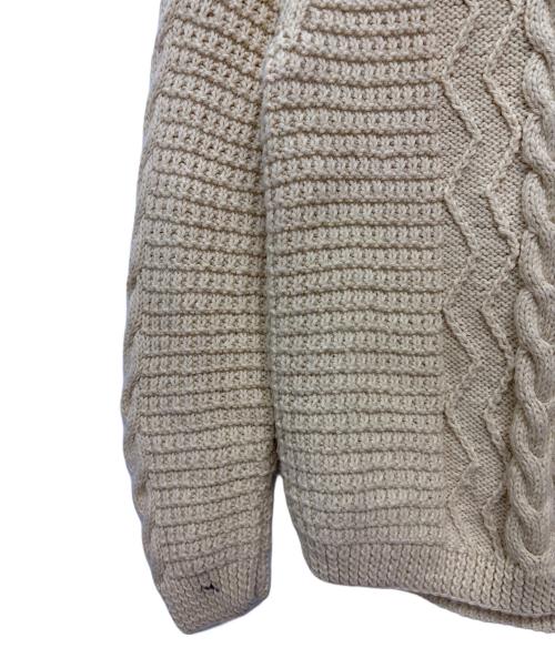 古着（フルギ）古着 (フルギ) KNITTED BY HAND Charlotte Wojdyla ケーブルニット ベージュ サイズ:不明の古着・服飾アイテム