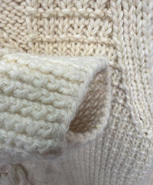 古着（フルギ）古着 (フルギ) KNITTED BY HAND Charlotte Wojdyla ケーブルニット ベージュ サイズ:不明の古着・服飾アイテム