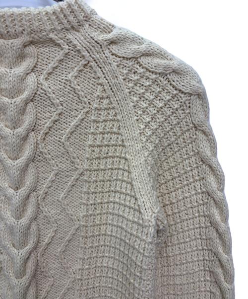 古着（フルギ）古着 (フルギ) KNITTED BY HAND Charlotte Wojdyla ケーブルニット ベージュ サイズ:不明の古着・服飾アイテム